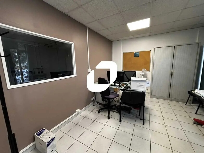 Office in Ris-Orangis for sale - Interior Photo - Image 2 of 8