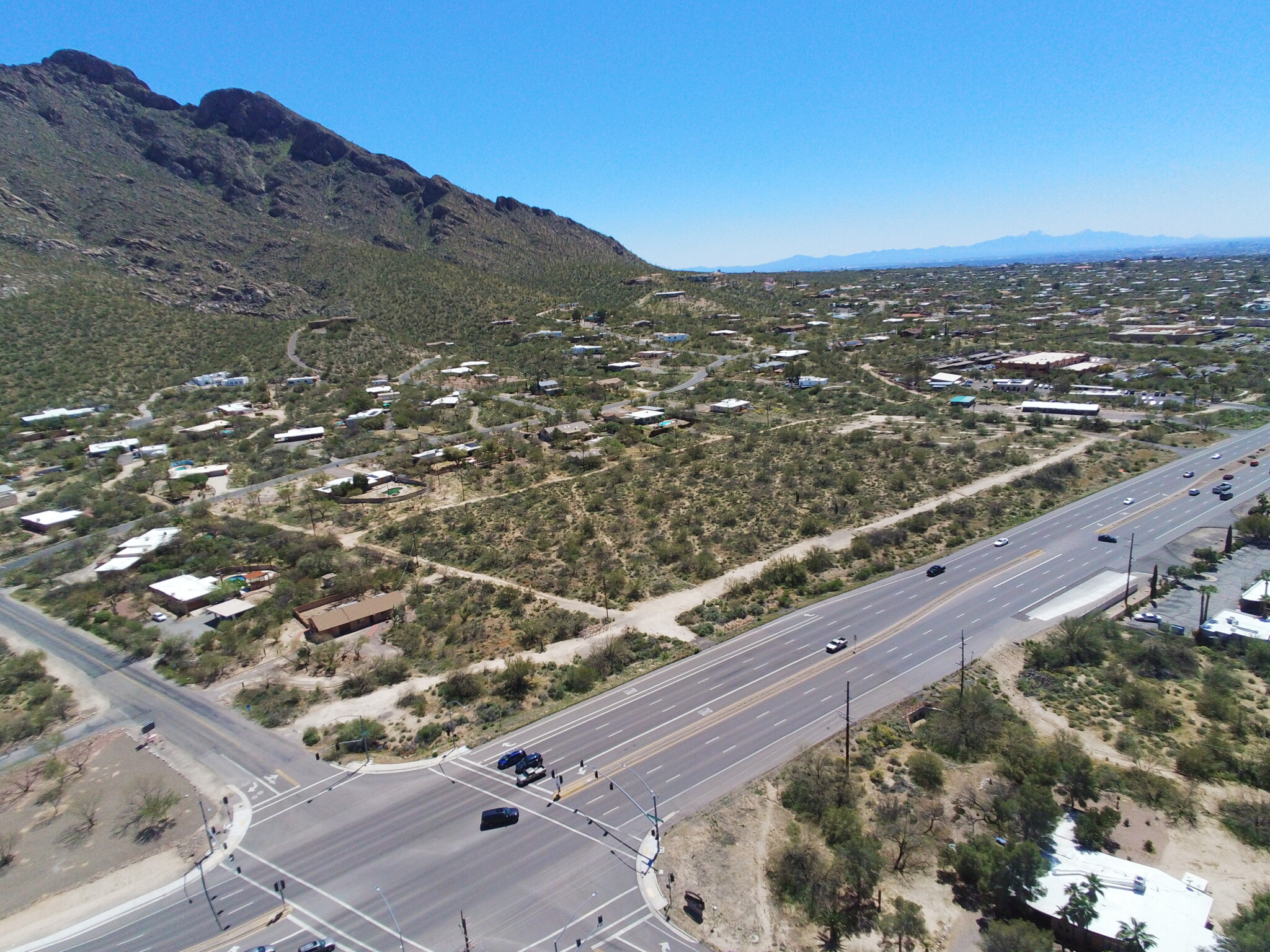 9050 N Oracle Rd, Oro Valley, AZ for sale Aerial- Image 1 of 11