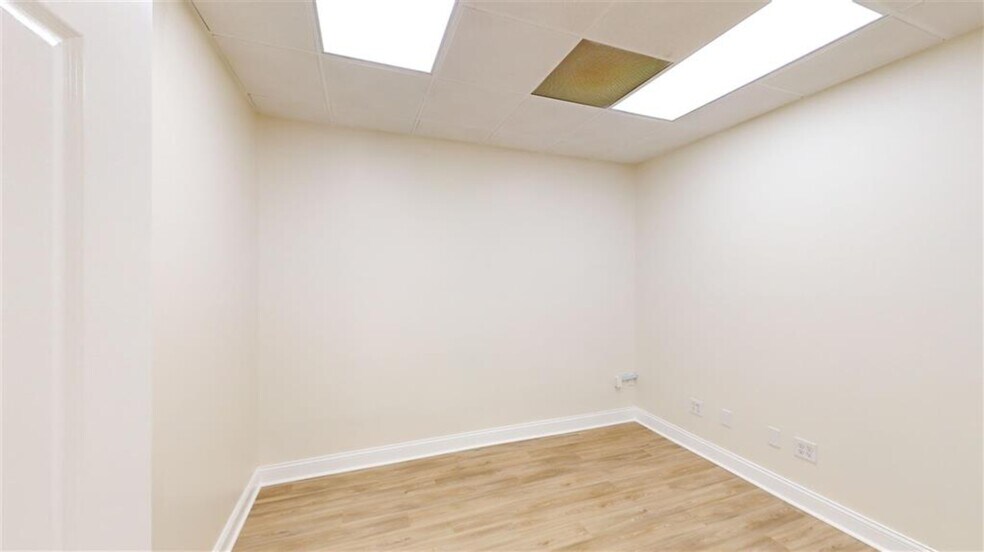 218 W Main St, Auburn, KY for sale - Building Photo - Image 2 of 18