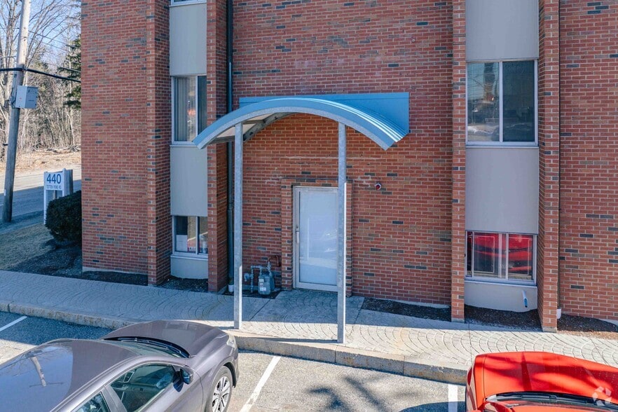 440 Totten Pond Rd, Waltham, MA for lease - Building Photo - Image 3 of 4