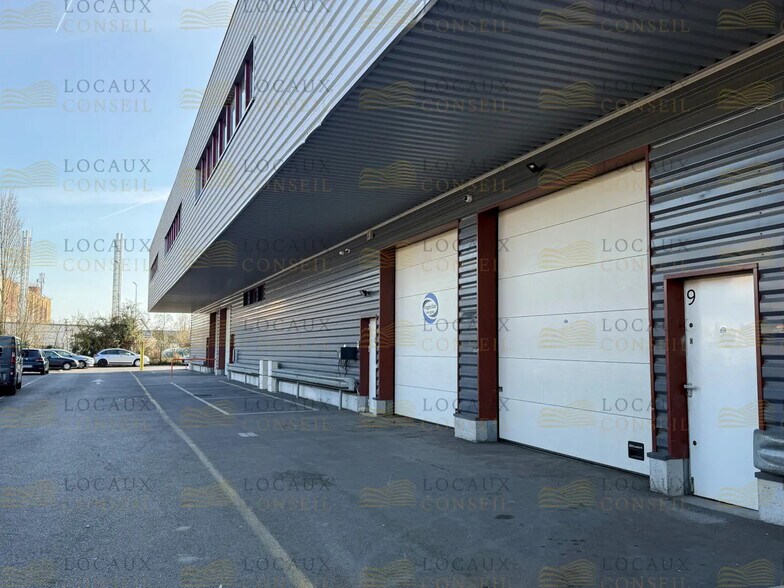 Flex in SAINT-OUEN-L'AUMONE for sale - Building Photo - Image 1 of 7
