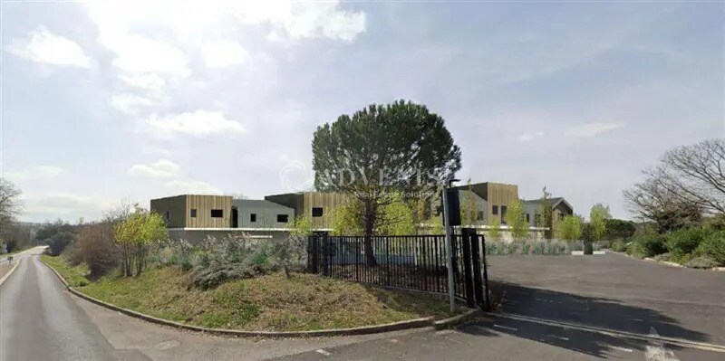 Flex in Sussargues for sale Building Photo- Image 1 of 7