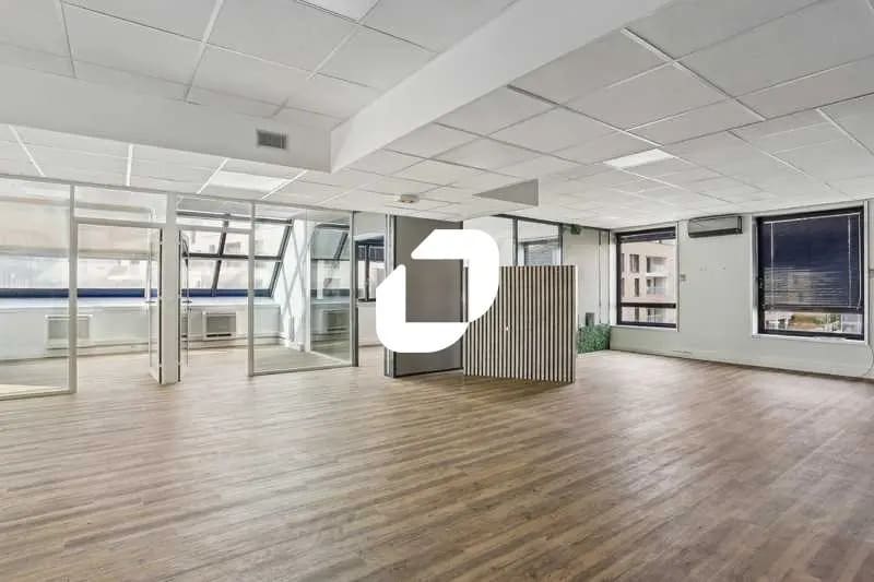 2-10 Rue De La Renaissance, Antony for lease - Interior Photo - Image 1 of 32