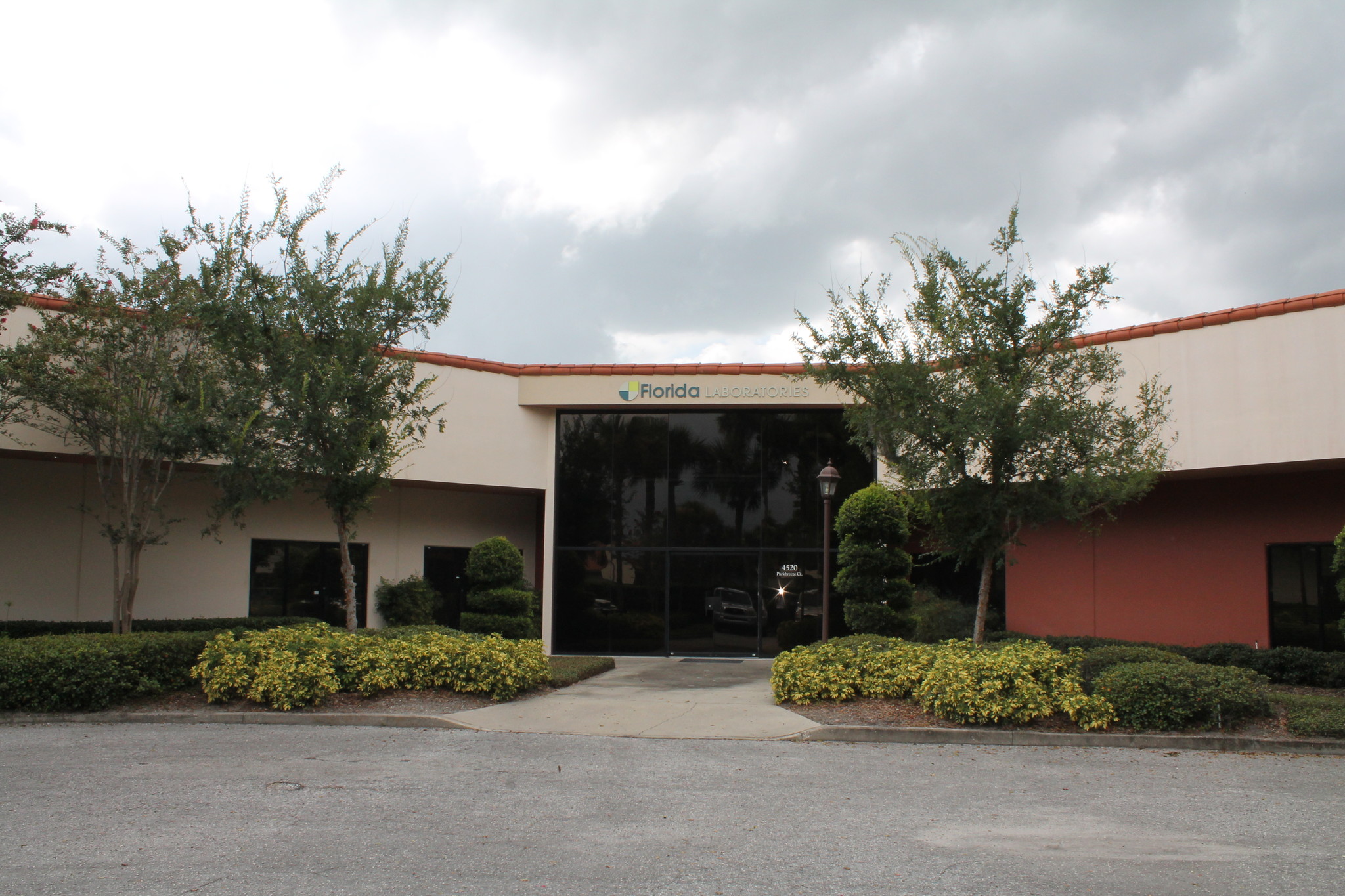 4504-4548 Parkbreeze Ct, Orlando, FL for lease Building Photo- Image 1 of 3