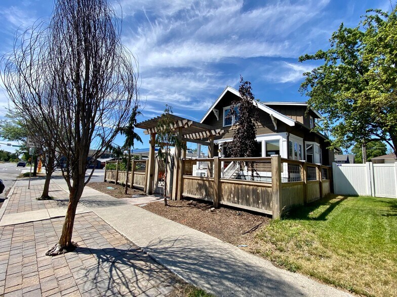 913 E Sharp Ave, Spokane, WA for sale - Primary Photo - Image 1 of 1