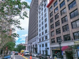 Schultz Building - Pub