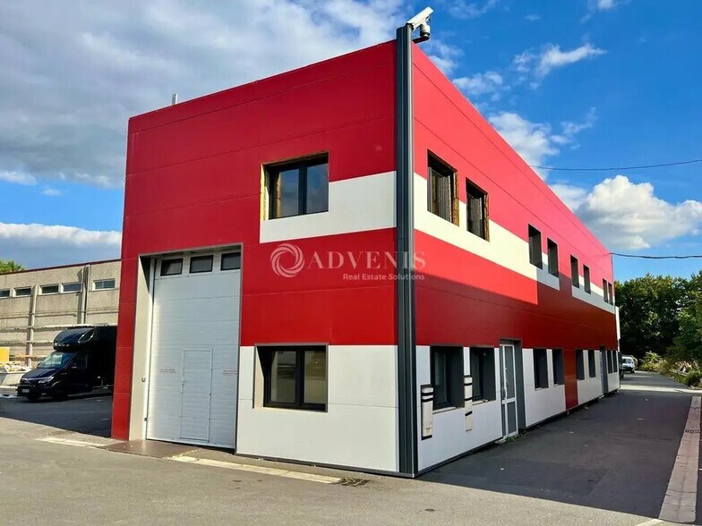 Flex in Argenteuil for lease - Building Photo - Image 1 of 9