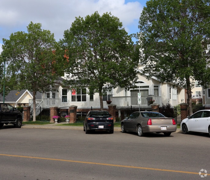 10205 111th St NW, Edmonton, AB for sale - Primary Photo - Image 1 of 1