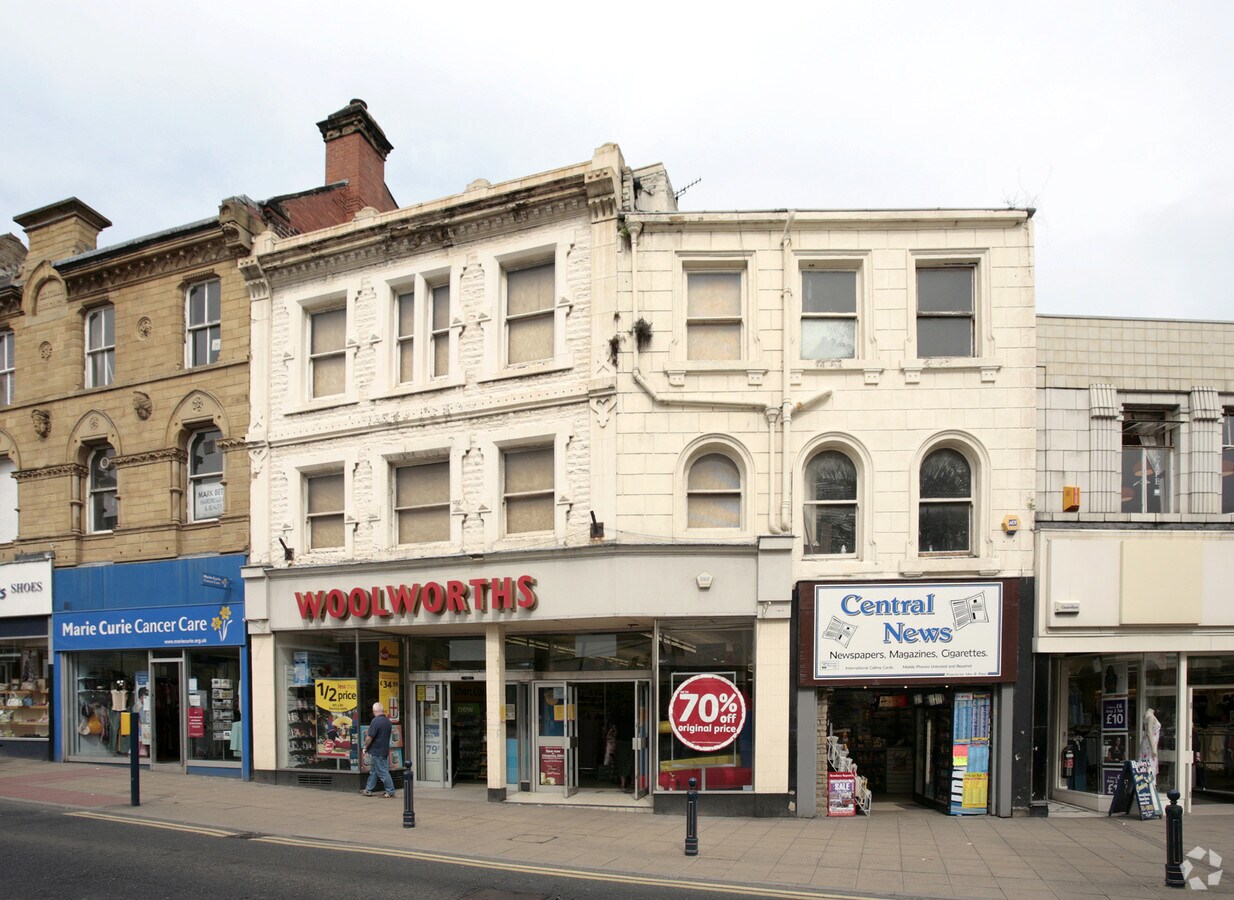 7 Market Pl, Dewsbury, WF13 1AF