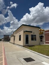 2008 S Wayside Dr, Houston, TX for lease Interior Photo- Image 1 of 4