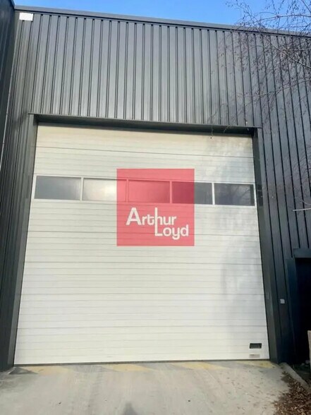 Flex in Cesson for lease - Building Photo - Image 3 of 3