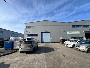 14 Beddington Farm Rd, Croydon for lease Building Photo- Image 1 of 4