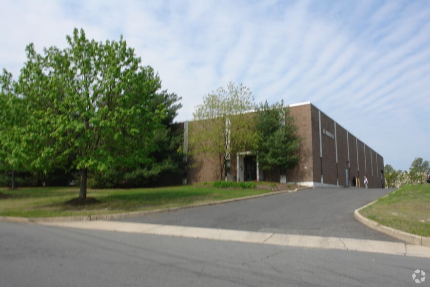 6 Alvin Ct, East Brunswick, NJ for lease - Building Photo - Image 2 of 5