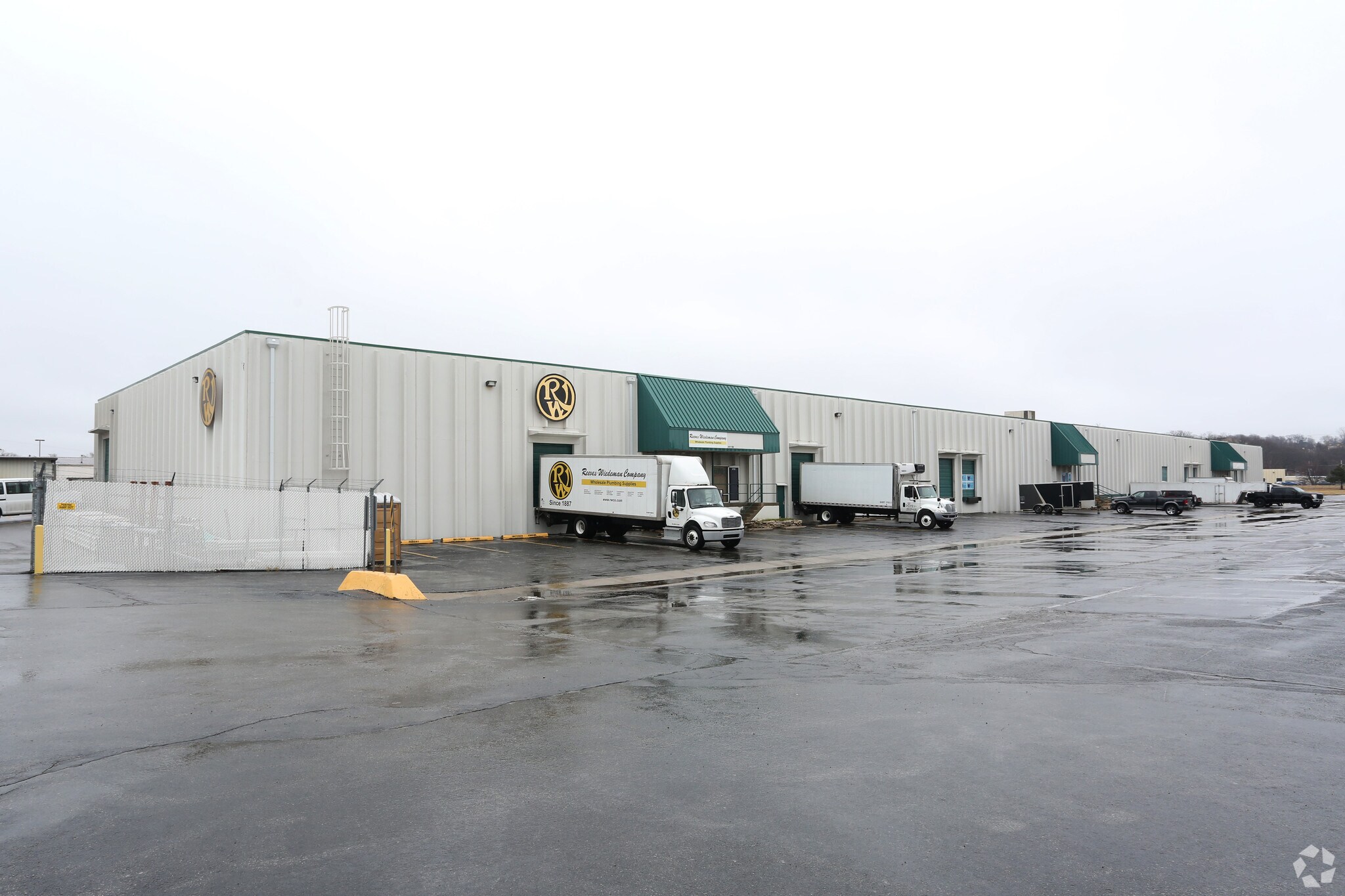 4112-4120 W Riverside St, Riverside, MO for sale Primary Photo- Image 1 of 1