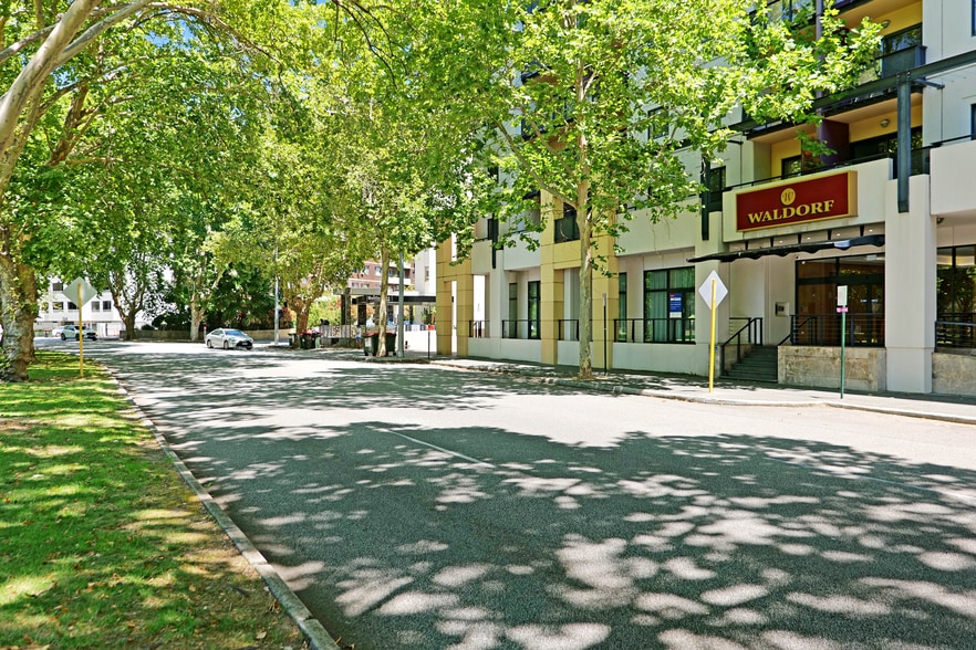 128 Mounts Bay Rd, Perth for sale - Primary Photo - Image 1 of 2
