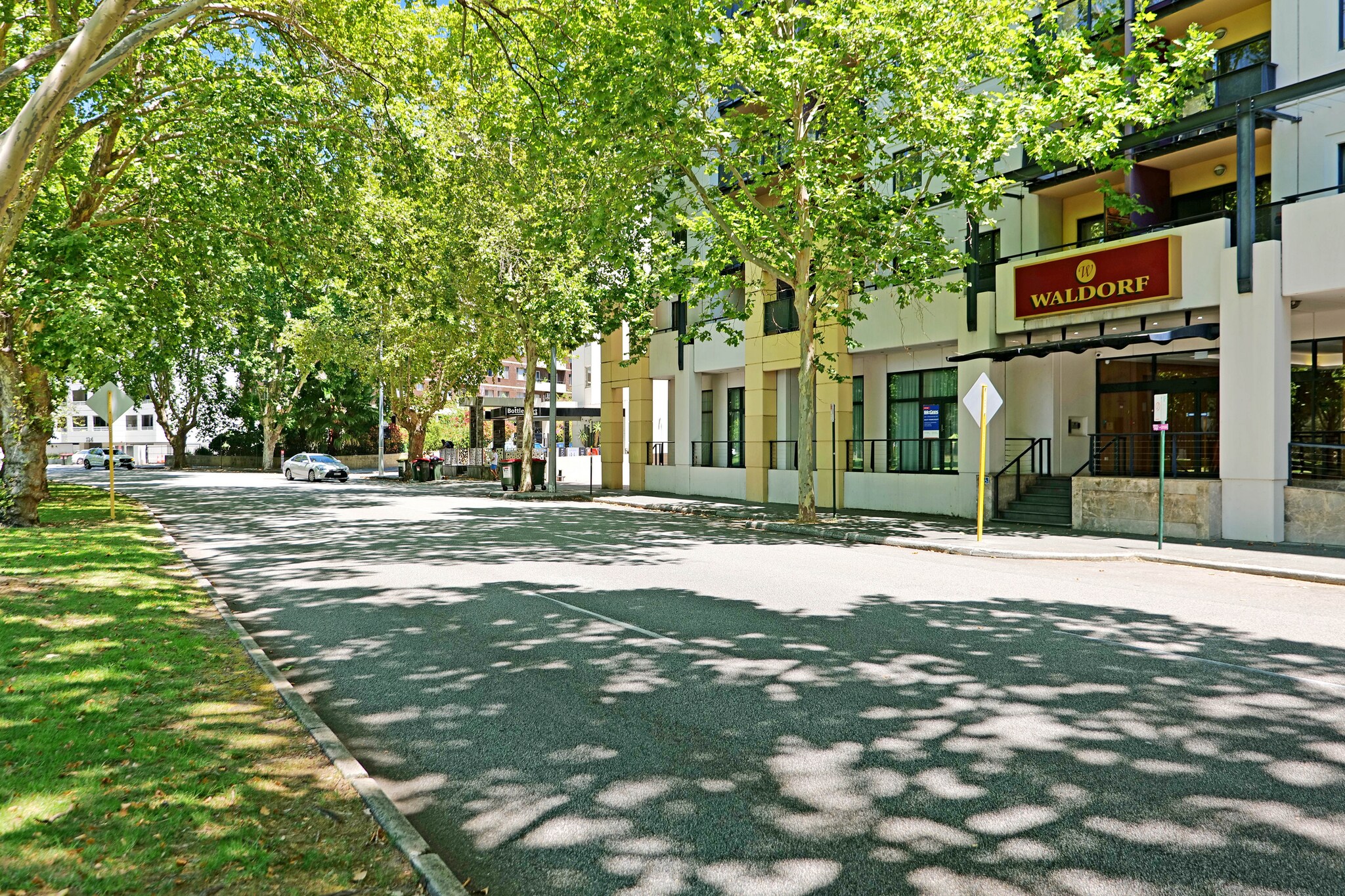 128 Mounts Bay Rd, Perth for sale Primary Photo- Image 1 of 3