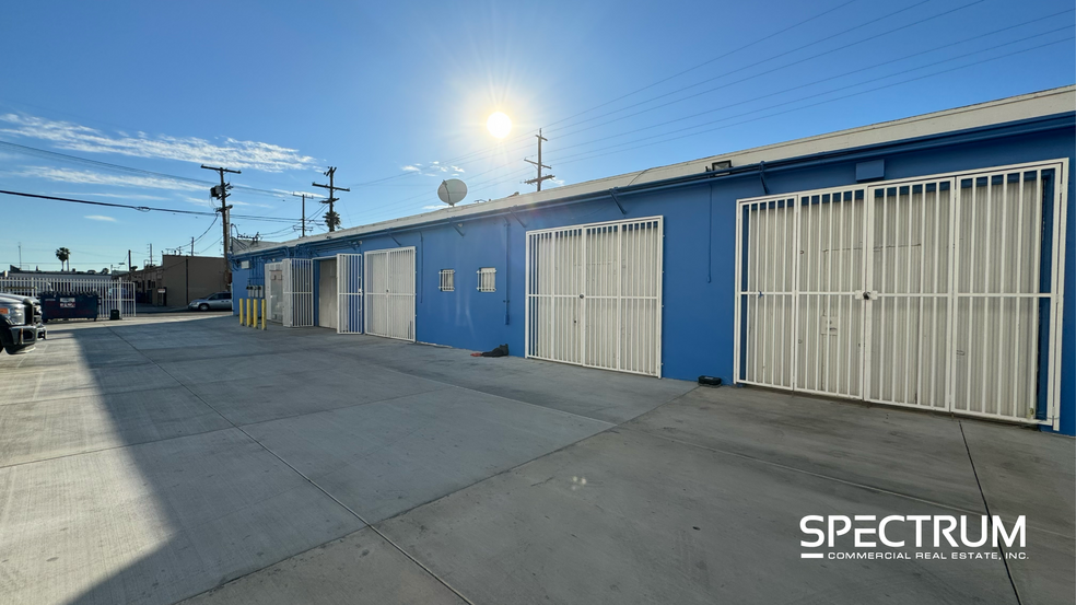 8150-8166 Orion Ave, Van Nuys, CA for lease - Building Photo - Image 3 of 5