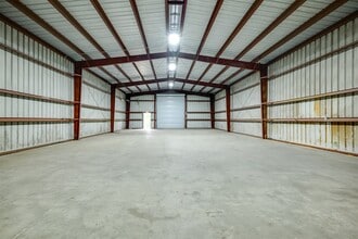 5115 Hartford St, Tampa, FL for lease Interior Photo- Image 2 of 2