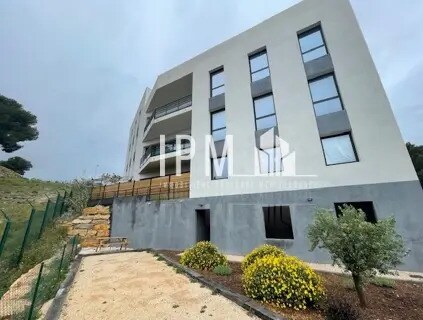 Office in La Ciotat for sale Building Photo- Image 1 of 8