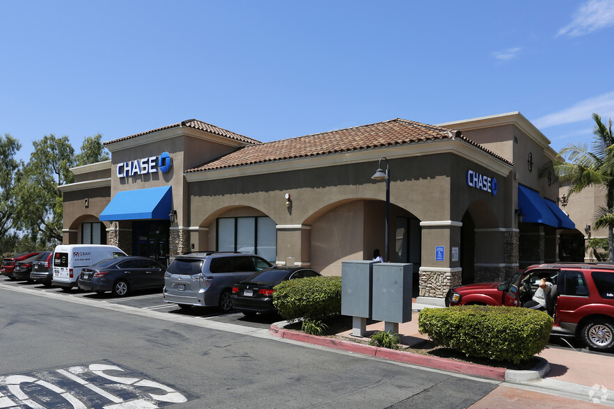 605 E Palomar St, Chula Vista, CA for lease - Primary Photo - Image 1 of 2