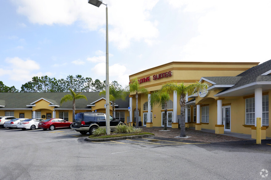 10335 Cross Creek Blvd, Tampa, FL for lease - Primary Photo - Image 1 of 6