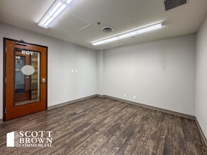 101 S Locust St, Denton, TX for lease Interior Photo- Image 1 of 5