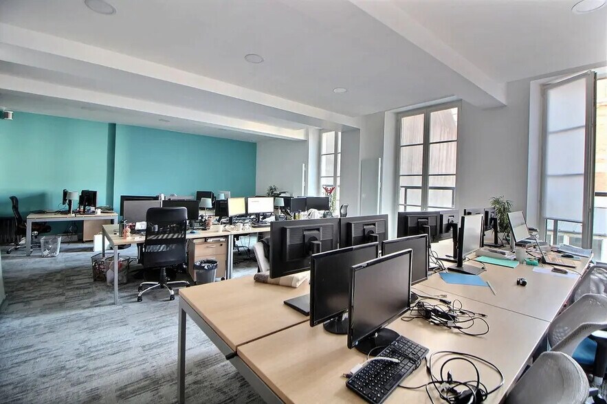 219 Rue Saint-Denis, Paris for lease - Interior Photo - Image 3 of 9