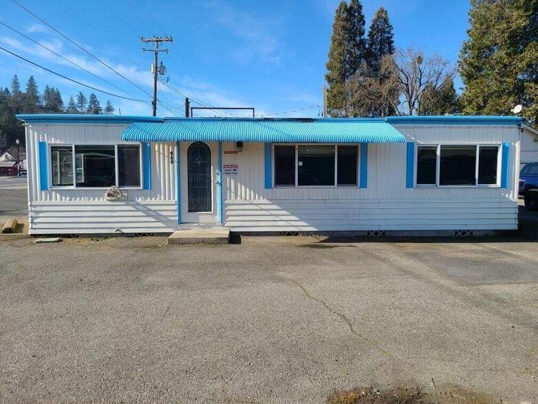 950 Rogue River Hwy, Grants Pass, OR for sale - Building Photo - Image 1 of 16