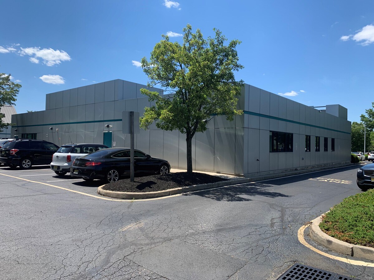 18 Mule Rd, Toms River, NJ 08755