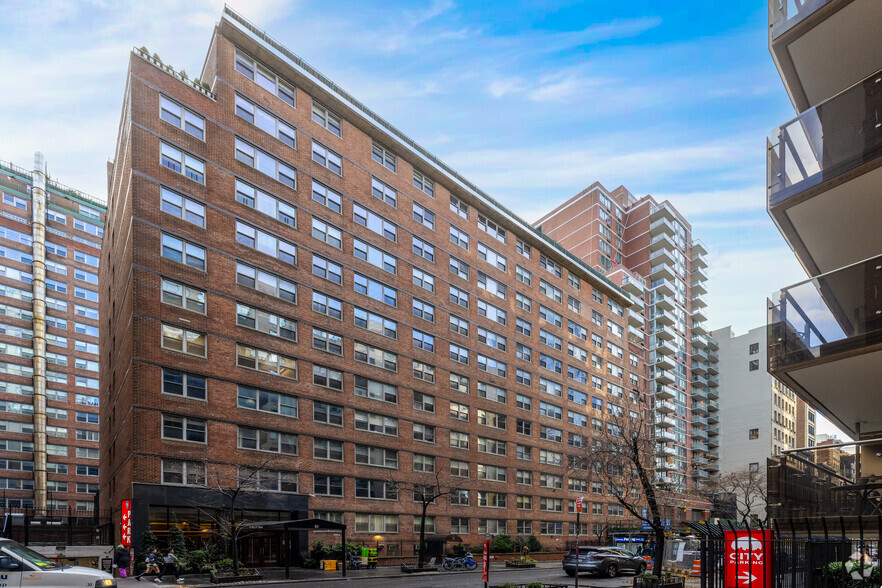 7 W 14th St, New York, NY for lease - Building Photo - Image 1 of 7