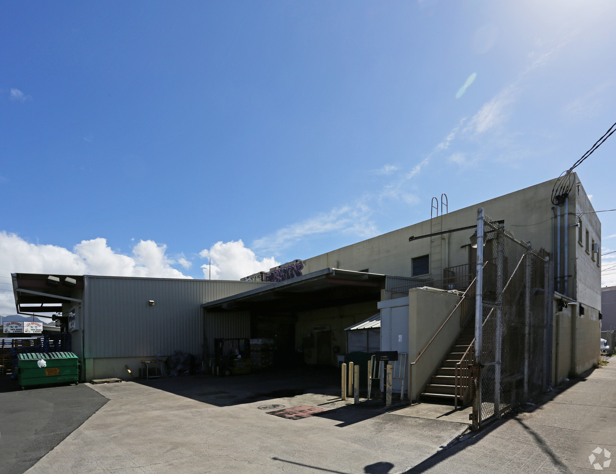 303 Kalihi St, Honolulu, HI for lease Primary Photo- Image 1 of 4