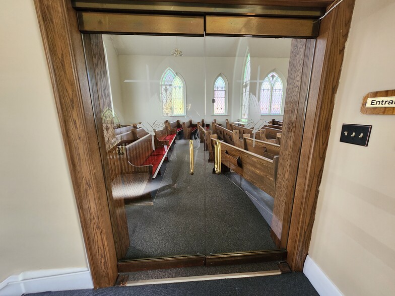 977 Oxford St E, London, ON for lease - Building Photo - Image 3 of 9