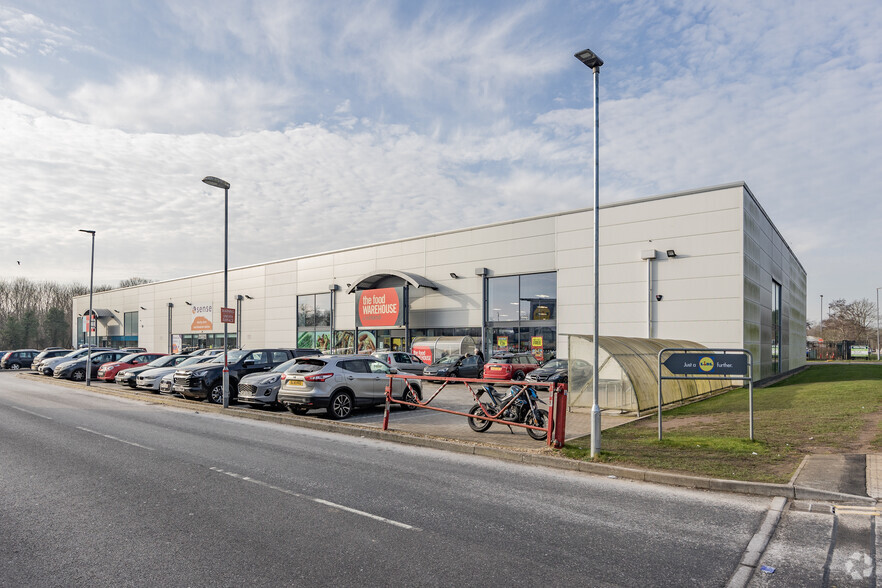 Barnfield Road Retail Park, Swindon for lease - Building Photo - Image 2 of 3