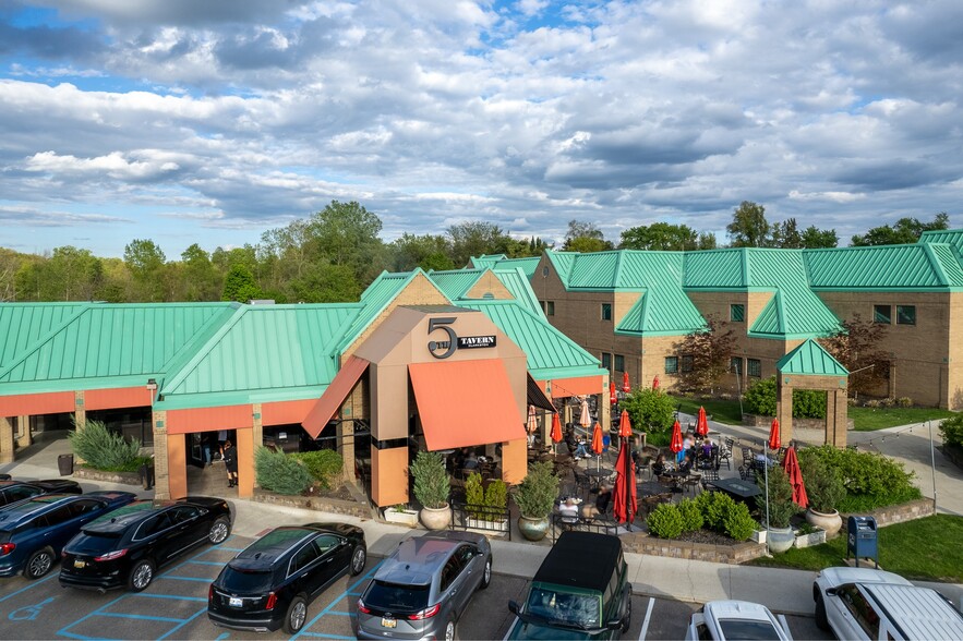 7210 N Main St, Clarkston, MI for lease - Building Photo - Image 2 of 32