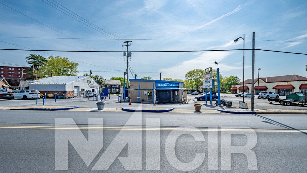 702 Quentin Rd, Lebanon, PA for sale - Building Photo - Image 3 of 8