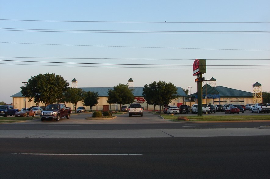 3111-4131 Southwest Pky, Wichita Falls, TX for sale - Primary Photo - Image 1 of 1