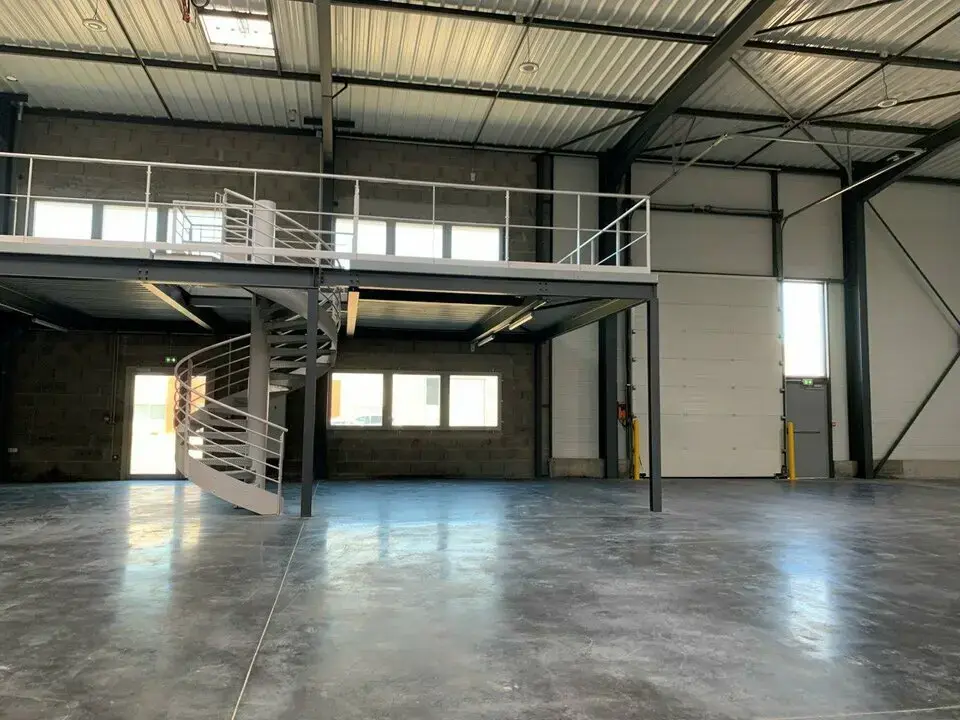 Flex in Saint-Priest for lease Building Photo- Image 1 of 2