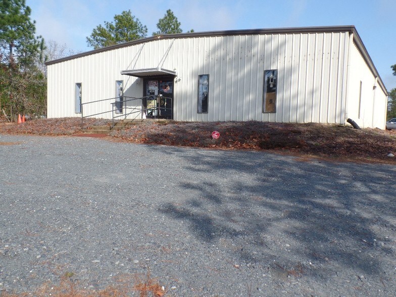 7501 NC Highway 211, West End, NC for sale - Primary Photo - Image 1 of 1