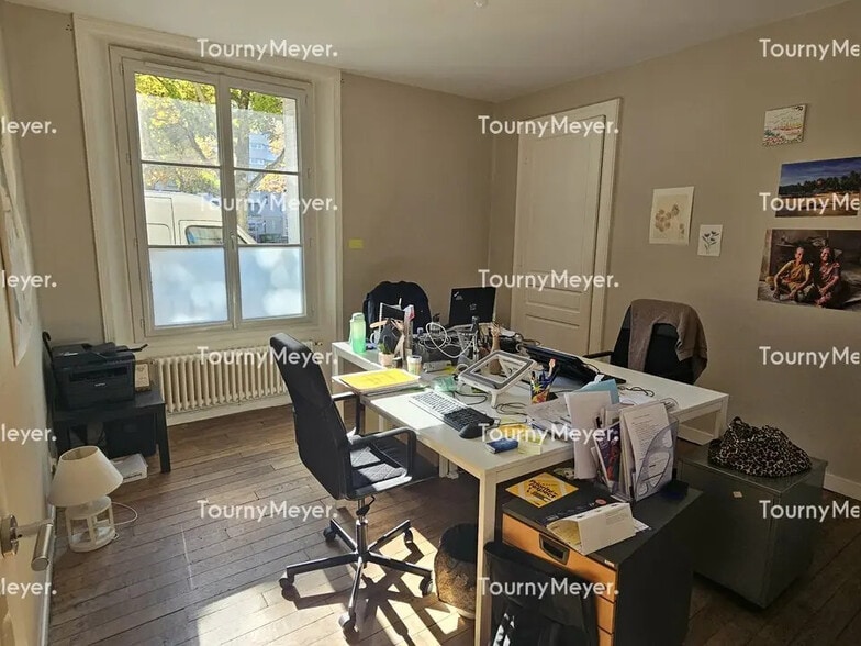 Office in Rennes for lease - Building Photo - Image 1 of 4