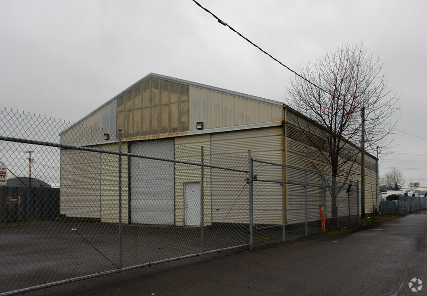 2400 OR-99 Hwy, Eugene, OR for sale - Building Photo - Image 1 of 2