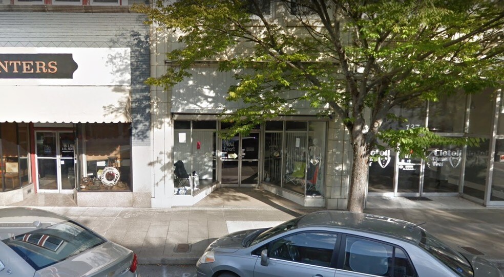 135 S Scales St, Reidsville, NC 27320