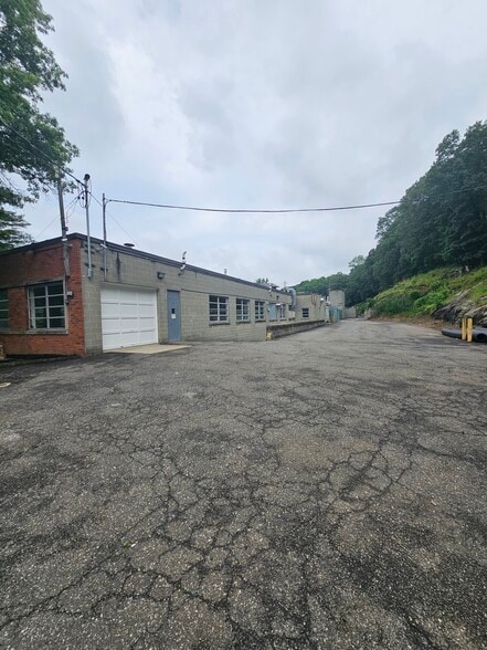 99 Wall St, Valhalla, NY for sale - Building Photo - Image 3 of 12