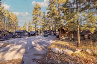 449 Georgia St, Big Bear Lake CA - Motel