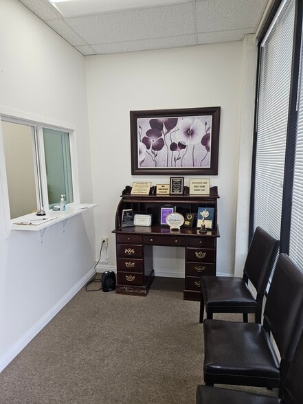 445-475 N Lake Ave, Pasadena, CA for lease - Lobby - Image 3 of 16