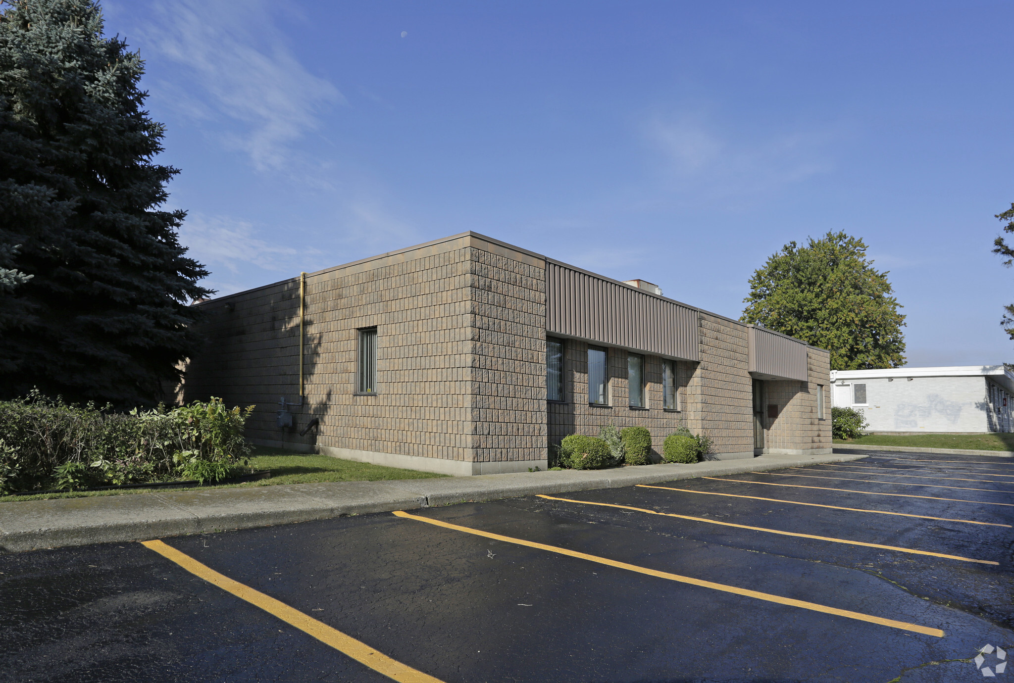 7 Forfar Ave, Kitchener, ON for sale Primary Photo- Image 1 of 1