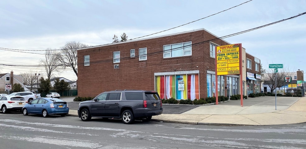 145 E Sunrise Hwy, Lindenhurst, NY for lease - Building Photo - Image 2 of 4