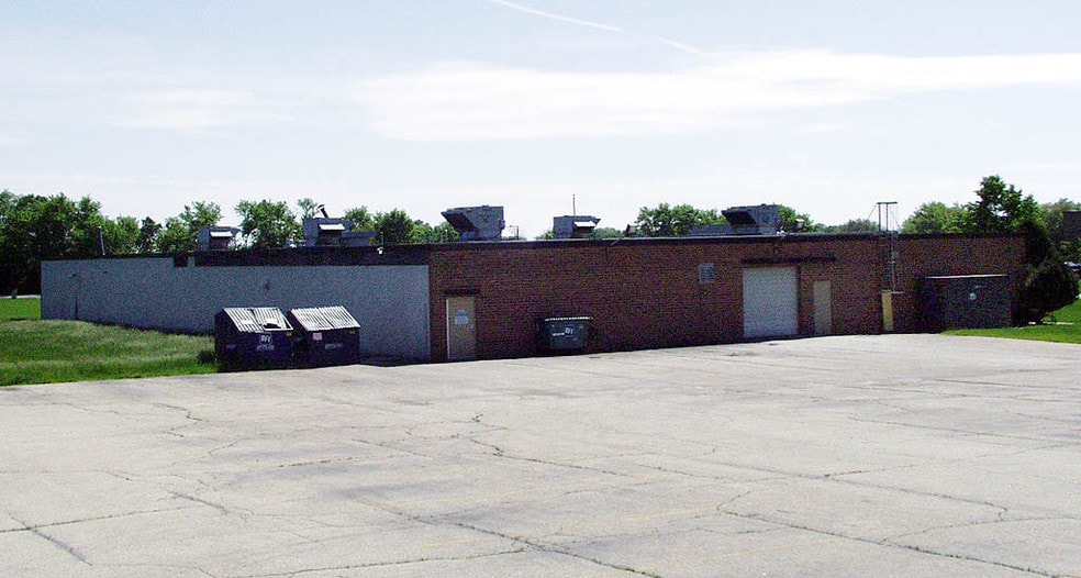 41W195 Railroad St, Pingree Grove, IL for lease - Primary Photo - Image 1 of 1