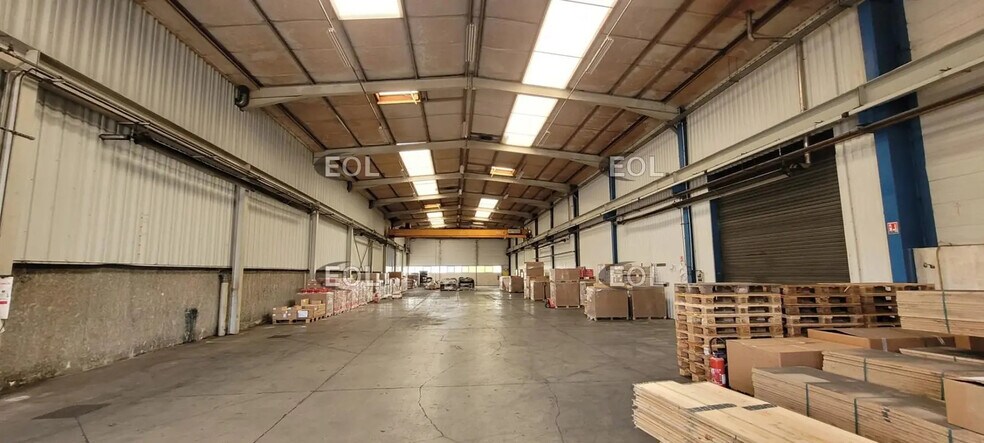 Flex in Béligneux for lease - Interior Photo - Image 3 of 10