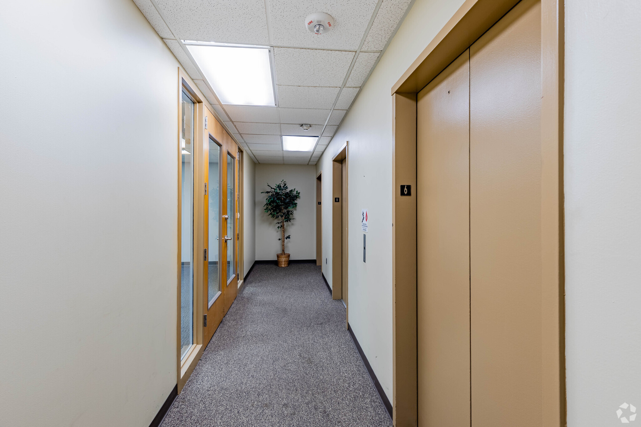 1000 Cliff Mine Rd, Pittsburgh, PA for lease Interior Photo- Image 1 of 5