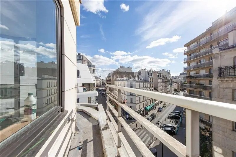 Office in Paris for lease - Building Photo - Image 2 of 9